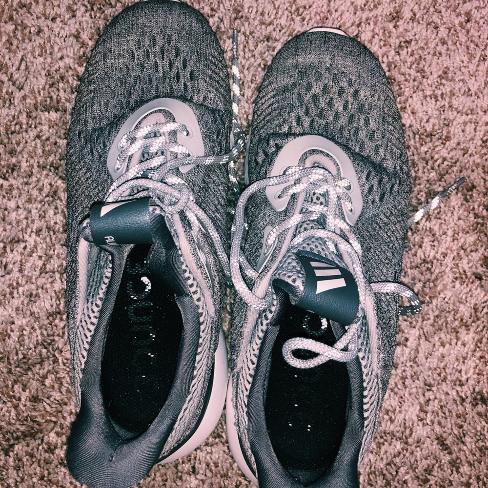 tennis shoes
